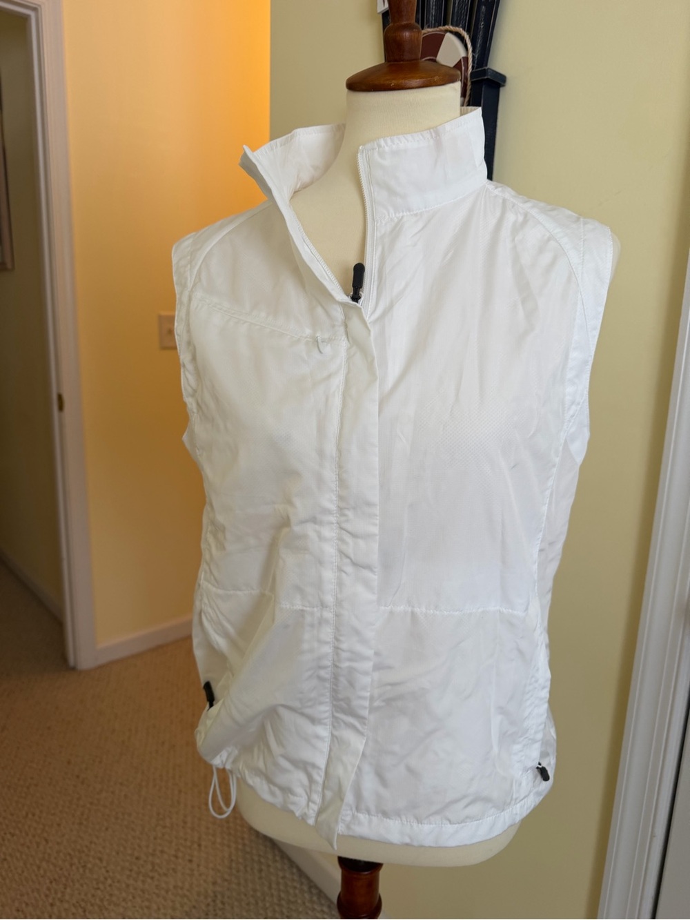 White Women's Lightweight Zip-Up Golf Vest
